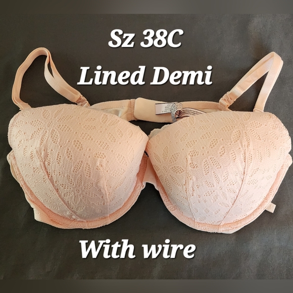 Victoria's Secret Lined Demi Bra Sz 38C NWT Peach - Picture 1 of 3